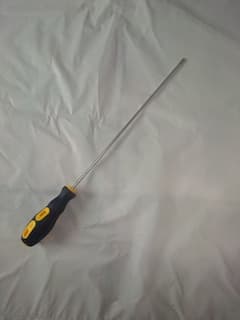long and slim Ruike yellow and black star screwdriver