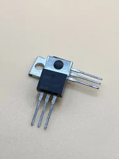 MIC29150-3.3 regulator